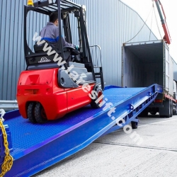 loading ramp for containers